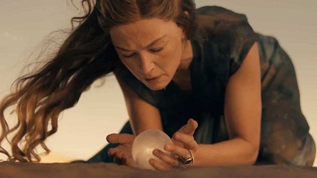 El futuro de 'La Rueda del Tiempo' está en el aire, pero Rosamund Pike es clara con Amazon: "Tiene muchísima suerte de tener esta serie" noticias imagen