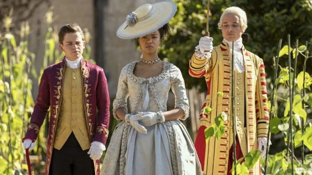 'Los Bridgerton' inspira la colección de Stradivarius que todos queremos: prendas desde 10€ con brillos y tul para ser la reina Carlota noticias imagen