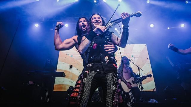 El ganador de 'La Voz' que intentó representar a España en Eurovisión y ahora es el cantante de este mítico grupo de rock noticias imagen
