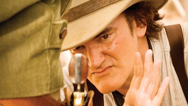 Hay una comedia romántica que hizo llorar a Quentin Tarantino: Son el placer culpable del director cuando viaja en avión