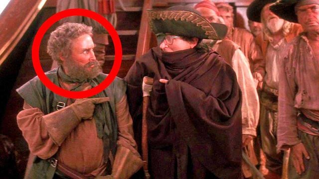 Solo aparece durante 47 segundos: prácticamente nadie pudo reconocer a esta superestrella en 'Hook' noticias imagen
