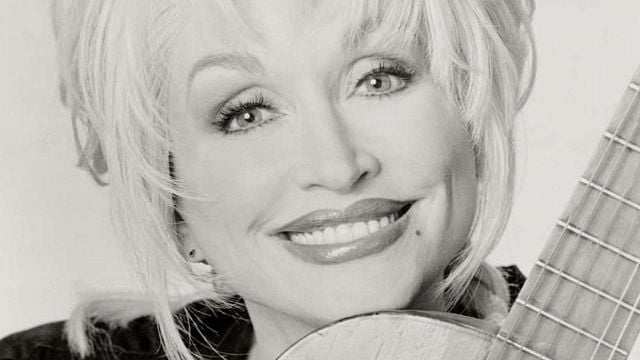 Dolly Parton (†80). "Prefiero desgastarme que oxidarme, porque creo que mucha gente, cuando se retira, empieza a oxidarse..." noticias imagen
