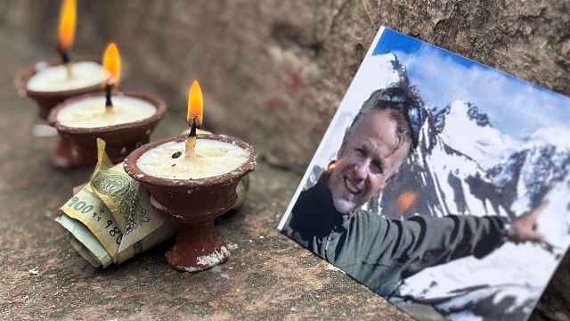 Por qué RTVE no emite hoy 'La Revuelta': el rescate en el Himalaya que estrenan para competir contra 'Universo Calleja' noticias imagen