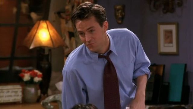 Esta frase de Chandler no estaba en el guion de 'Friends', pero Mathew Perry la soltó y el resto del reparto le siguió noticias imagen