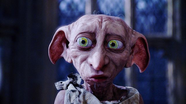 Dobby es un elfo libre, así que no dejéis calcetines en la playa: Los fans de 'Harry Potter' ponen en riesgo el medio ambiente homenajeando al elfo noticias imagen