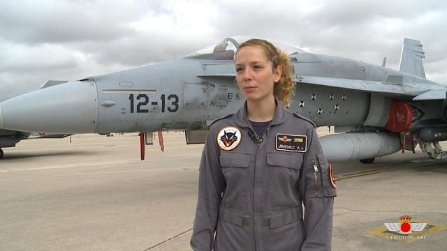 Elena Jiménez fue nuestra querida presentadora del 'Club Disney', pero abandonó la tele y se convirtió en sargento del Ejército noticias imagen