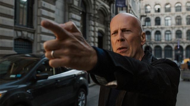 'El justiciero': la contundente película de acción de Bruce Willis que conecta de manera inesperada con 'La chaqueta metálica'