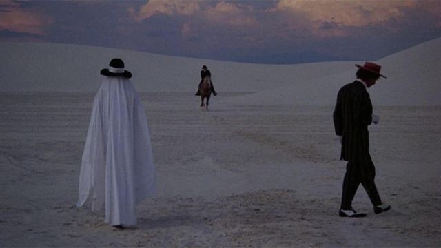 Robert Downey Jr. aparece en uno de los 'westerns' más extraños de la historia: viajes psicodélicos y un Jesucristo bailarín
