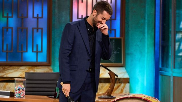 "Toda una vida para esta tristeza": David Broncano revela en 'La Revuelta' que casi muere congelado y cagado en el Ártico noticias imagen