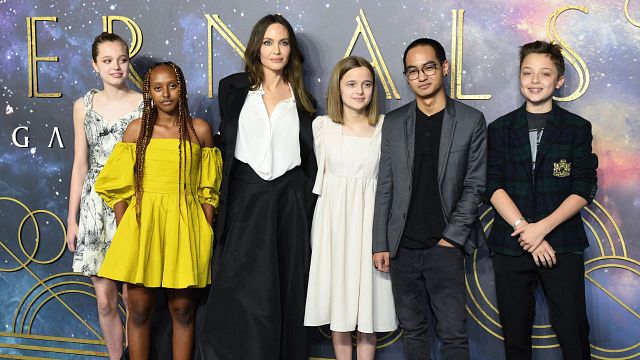 ¡Alerta "nepo baby"! Angelina Jolie cuenta con su hija pequeña, Vivien Jolie-Pitt, como asistente en su última producción para Broadway