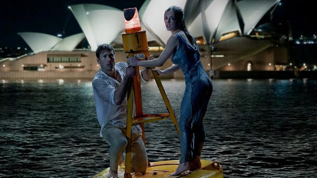 Sydney Sweeney, por fin, se divierte y hasta sonríe: así es 'Cualquiera menos tú', su nueva comedia que te presentamos con una primicia noticias imagen
