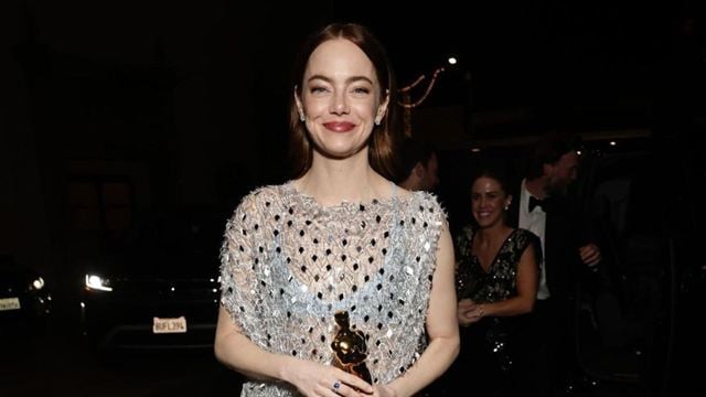 Emma Stone apuesta por un cambio radical por las exigencias del guion de su última peli con Giórgos Lánthimos: adiós a su icónica melena pelirroja