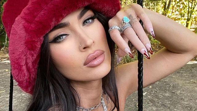 Megan Fox asegura que le "duele el cuerpo" de llevar "el peso" de los pecados de los hombres noticias imagen