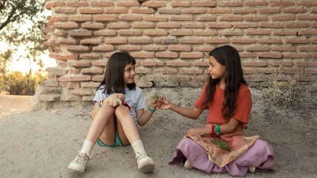 Llega a los cines "una preciosa fábula infantil": dos niñas que juegan, a pesar de todo noticias imagen