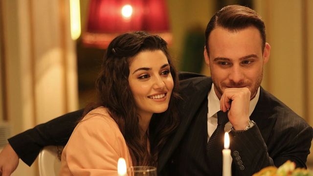 Lo que Hande Erçel y Kerem Bürsin se llevaron del set de 'Love is in the air' tras su final