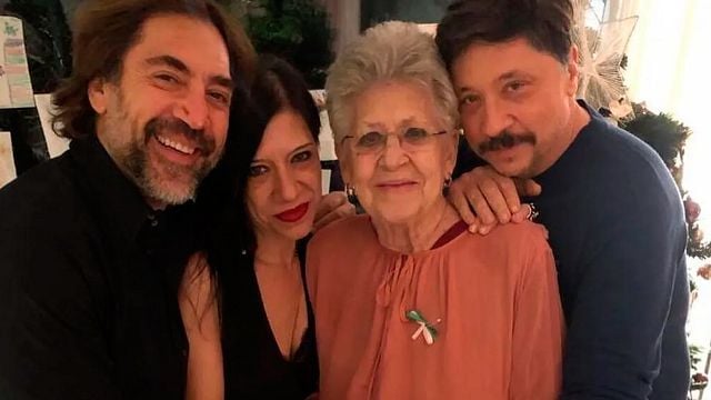 Carlos Bardem: "Comimos con los abrigos puestos, pero nunca pasamos hambre por los ovarios de nuestra madre" noticias imagen