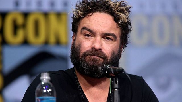 Johnny Galecki se quedó sin trabajo como actor y lo aceptó: se dedicó a estudiar fontanería y empezar una nueva vida noticias imagen
