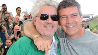 'Los amantes pasajeros': Pedro Almodóvar confirma que Antonio Banderas estará en su nueva película