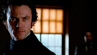 Exclusiva 'El enigma del cuervo': Clip protagonizado por Luke Evans noticias imagen