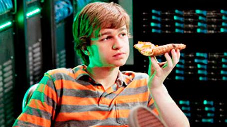 Angus T. Jones se disculpa por sus insultos a 'Dos hombres y medio' noticias imagen