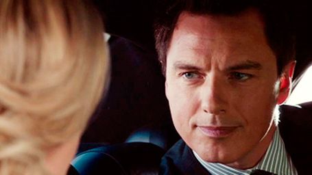 'Arrow': ¡Desvelada la identidad del Hombre Bien Vestido! noticias imagen