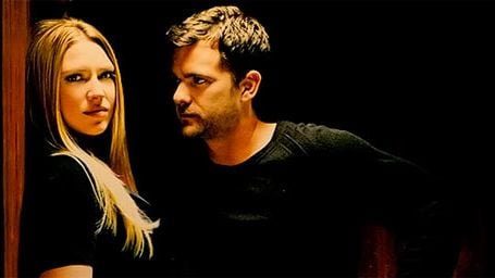 Anna Torv y Joshua Jackson se declaran en "huelga" tras el final de 'Fringe' noticias imagen
