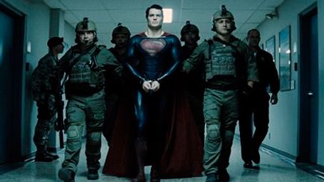 'El Hombre de Acero': ¡Superman quiere ser James Bond! noticias imagen