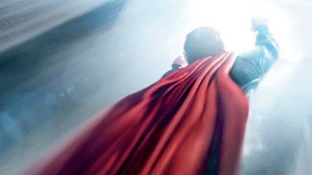 'El Hombre de Acero': tres nuevos posters con Henry Cavill como Superman