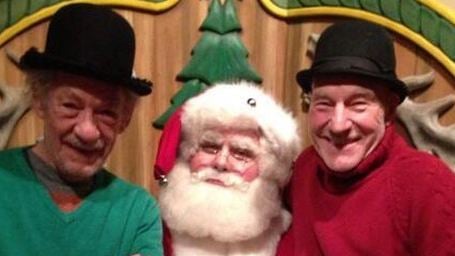 Christopher Lee, Bill Murray, Ian McKellen y Patrick Stewart nos desean ¡Felices fiestas!