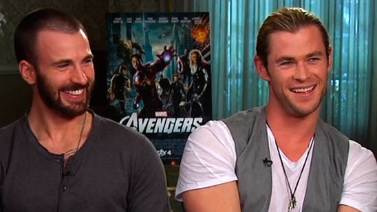 'Vengadores: La era de Ultrón': Chris Evans y Chris Hemsworth juegan con figuras de acción de sí mismos noticias imagen
