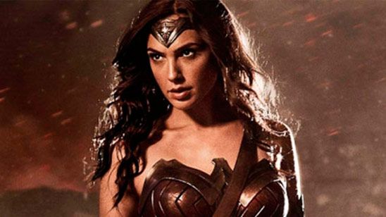 'Batman v Superman: El amanecer de la justicia': Wonder Woman será fundamental en el 'merchandising' de la película noticias imagen