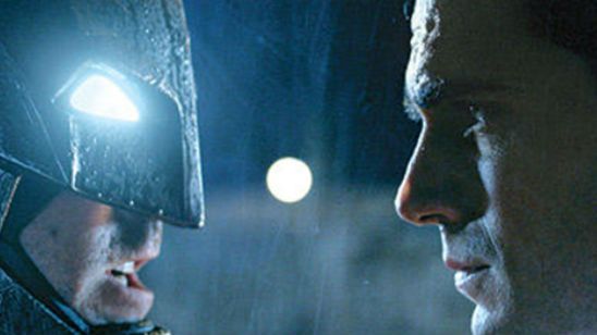 'Batman v Superman': Zack Snyder afirma que el 'easter egg' que pensó para 'El hombre de acero' inició la idea para 'El amanecer de la justicia' noticias imagen