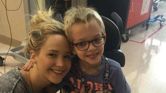 'X-Men: Apocalypse': Jennifer Lawrence visita un hospital infantil durante el rodaje noticias imagen