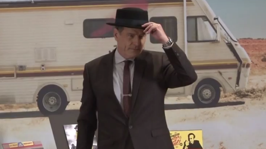 'Breaking Bad': Bryan Cranston vuelve a ser de nuevo Heisenberg en una ceremonia del Smithsonian noticias imagen