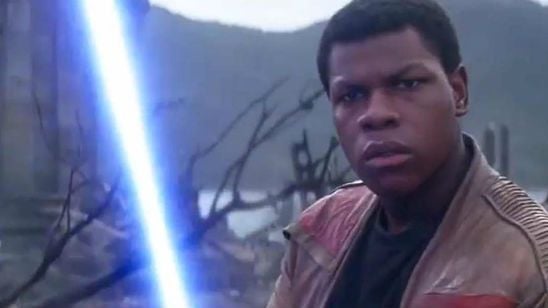 'Star Wars: El despertar de la Fuerza': John Boyega intenta evitar que BB-8 salte desde un precipicio en este vídeo noticias imagen