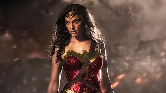 'Wonder Woman': Primeras imágenes del rodaje con Gal Gadot vistiendo el uniforme azul y rojo noticias imagen
