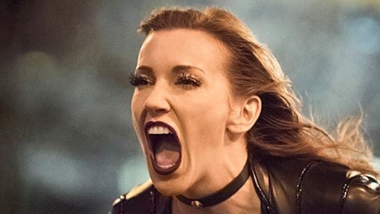 'The Flash': Katie Cassidy vuelve a ser Black Siren en estas fotos del próximo episodio