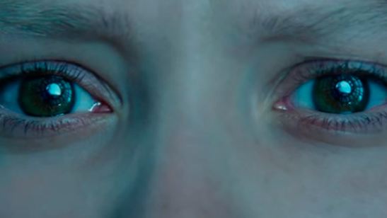 'Alicia a través del espejo': El País de las Maravillas necesita a su heroína en el nuevo tráiler IMAX