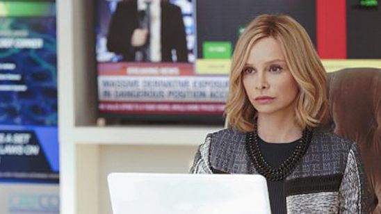 Calista Flockhart podría no volver a 'Supergirl' como regular tras el traspaso de la serie a The CW noticias imagen
