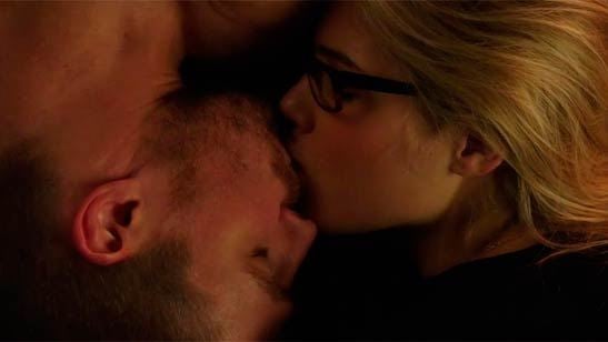 'Arrow': Stephen Amell habla del futuro de Oliver y Felicity