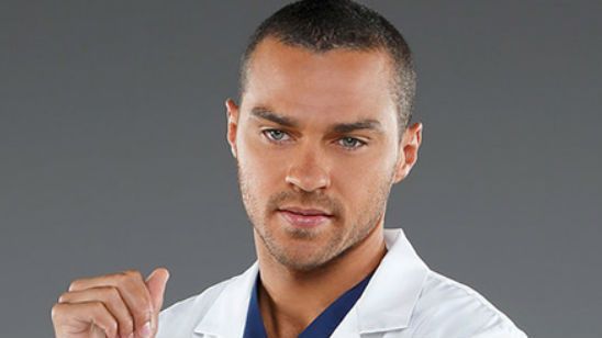 'Anatomía de Grey': Shonda Rhimes responde a la petición para que despida a Jesse Williams tras su discurso noticias imagen