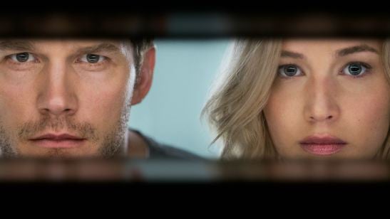 'Passengers': Jennifer Lawrence y Chris Pratt se besan en el primer adelanto de la película