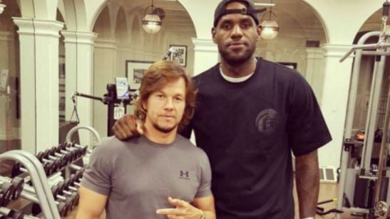 Mark Wahlberg dice que está trabajando en una película con Lebron James, y no es 'Space Jam 2'