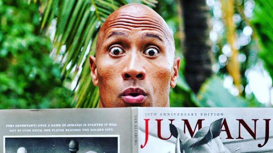 Dwayne Johnson se adentra en la selva para grabar un nuevo vídeo desde el 'set' de rodaje de 'Jumanji' noticias imagen