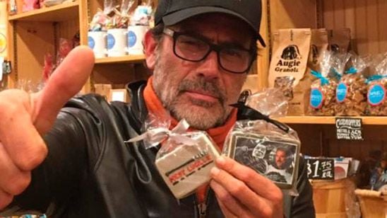 'The Walking Dead': Jeffrey Dean Morgan (Negan) es el dueño de una tienda de chucherías junto a Paul Rudd noticias imagen
