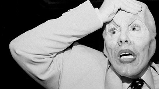 Adele se disfraza de 'La máscara' para Halloween y Jim Carrey le responde con esta imagen