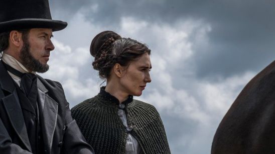 Nuevo tráiler internacional de 'Brimstone', con Jon Nieve y Melisandre de 'Juego de tronos' noticias imagen