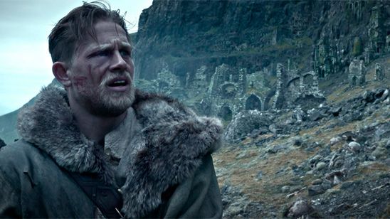 'Rey Arturo: La leyenda de Excalibur', con Charlie Hunnam, retrasa su fecha de estreno en EE.UU noticias imagen