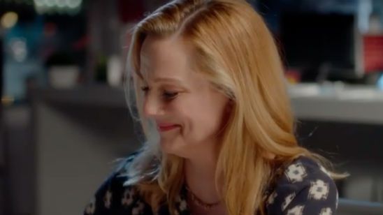 'Love Actually 2': Primer vistazo a Laura Linney en el nuevo tráiler de la secuela noticias imagen