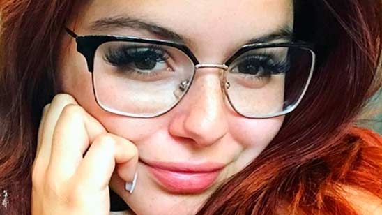 Ariel Winter explota contra los medios por inventarse que paga un salario a su novio, Levi Meaden noticias imagen
